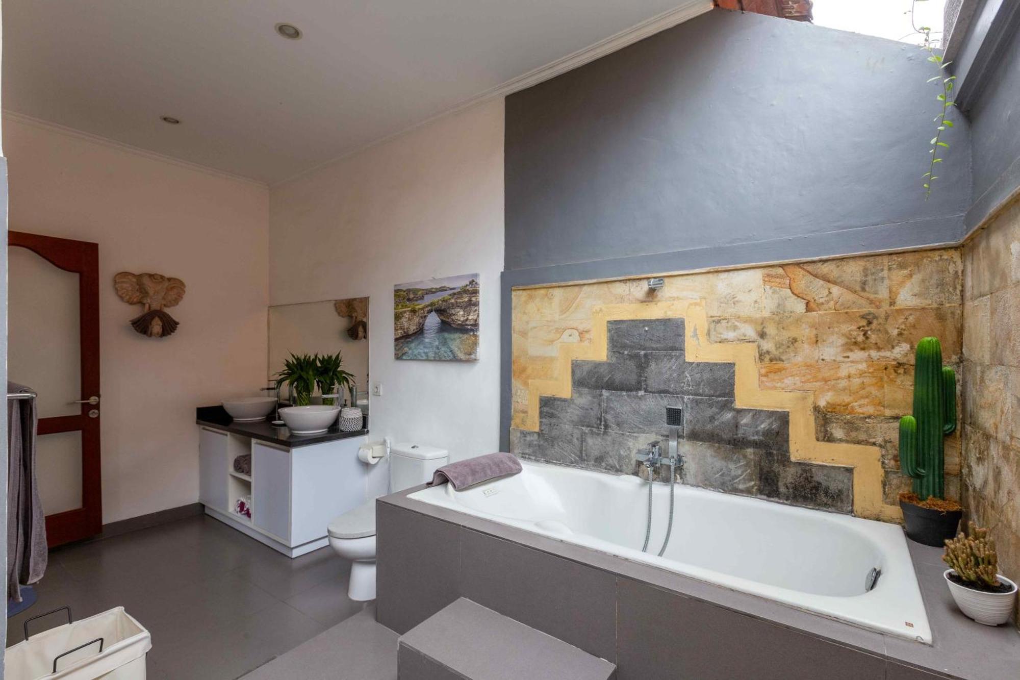 Rosa - Spacious Oasis With Private Pool, Close To & Dining Villa